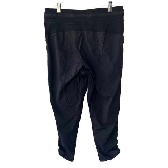 Lululemon Dance Studio Crop II Unlined 20” Style #W6APMS Black Scrunch GUC Sz 8 - Picture 3 of 12